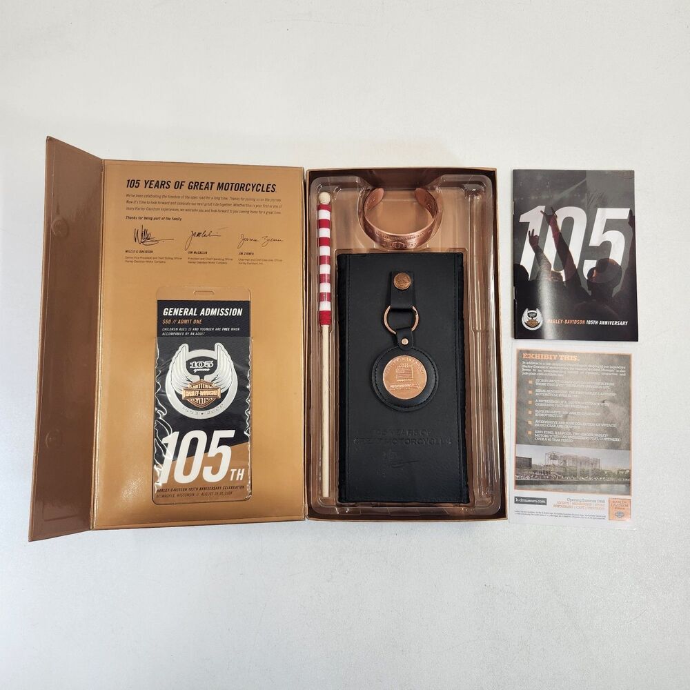 2008 Harley Davidson 105th Anniversary Giftbox Set Wallet Flag Bracelet Keychain
